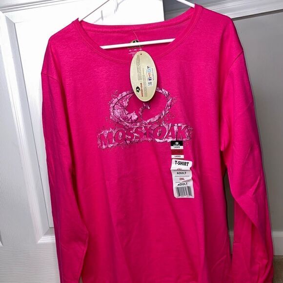 Mossy Oak Women's Long Sleeves T SHIRT Pink  CAMO  Pink Logo Size 2 XL  NWT - Picture 1 of 4